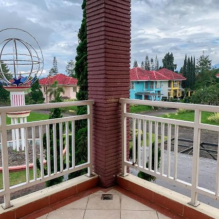 Beranda Istirahat Villa 4Br At Galaxy Resort Puncak Cikundul Zewnętrze zdjęcie